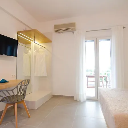 Ξενοδοχείο με διαμερίσματα Anna Maria 4*