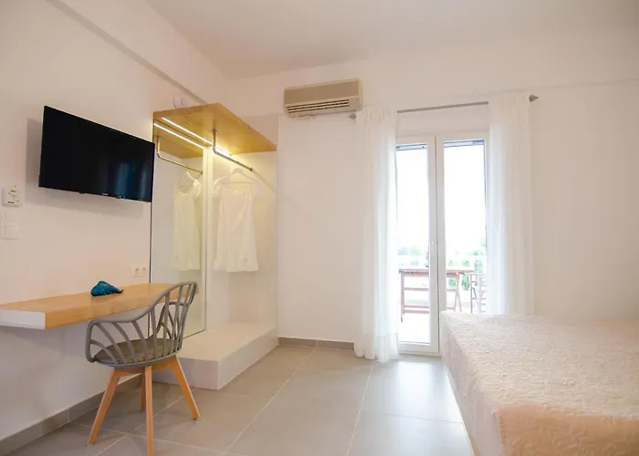 Ξενοδοχείο με διαμερίσματα Anna Maria 4*